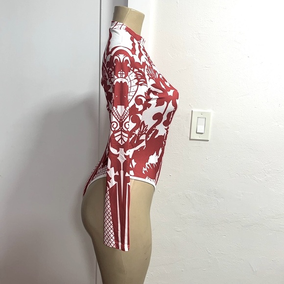 Last One! 🔥HOT Baroque Design Bodysuit Red White Sz M NEW - Picture 8 of 9